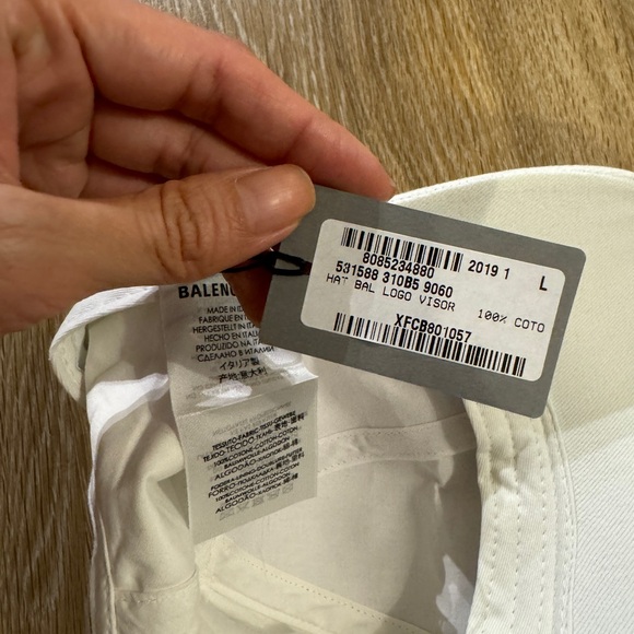 balenciaga cap with logo unisex - Picture 7 of 8